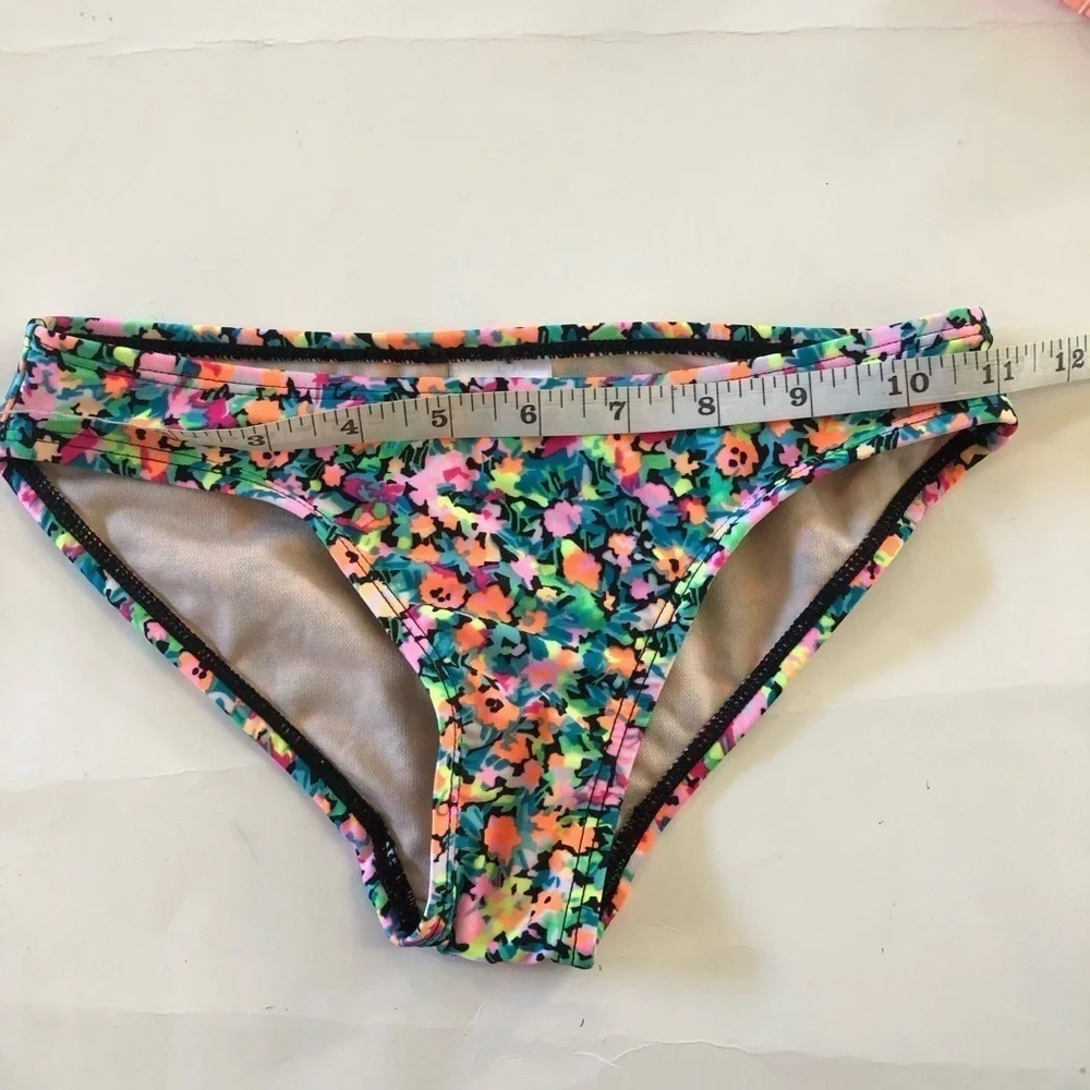 Bundle 3Pc Art Class Bikini Top and Floral Pink Bikini Bottoms Swimwear Set S6/7
